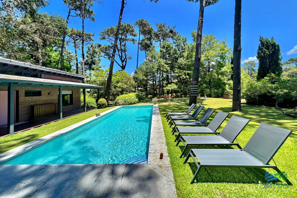 GRAN CASA, ALQUILER TEMPORADA VERANO 2026, PLAYA BRAVA, PUNTA DEL ESTE.