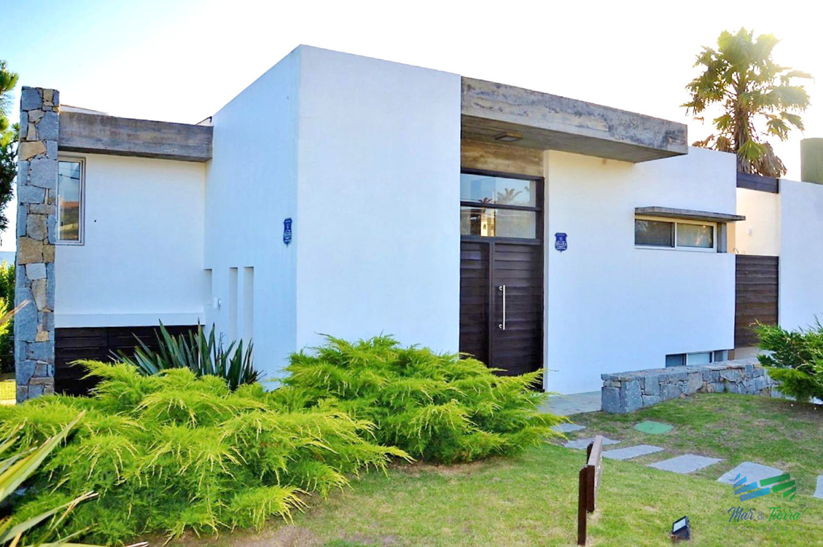 Casa ID.5246 - Venta y alquiler casa 6 dormitorios en El Chorro Manantiales 