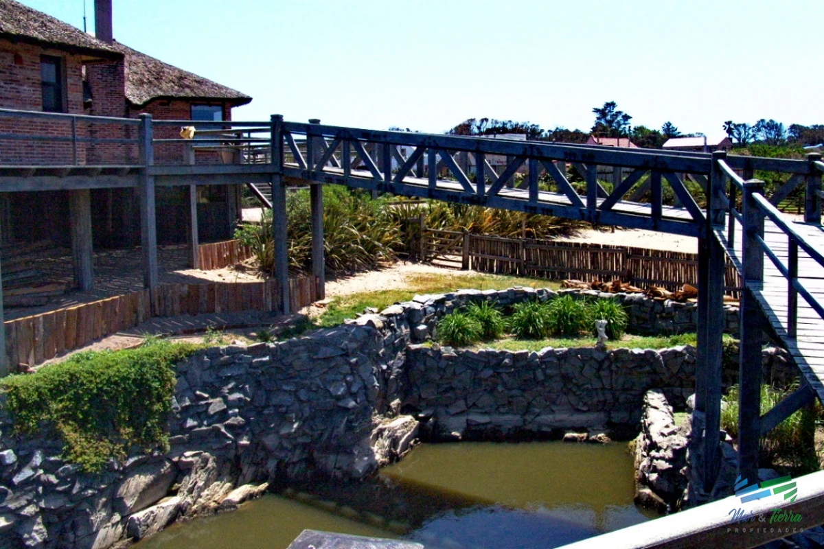 Casa ID.5210 - Atto BAJO DE PRECIO ! Espectacular Residencia sobre el mar, dominando el atardecer en 1 hectárea de terreno en primera línea