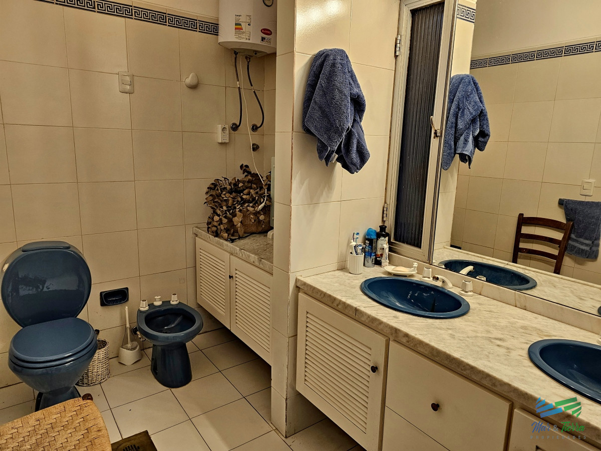 Casa ID.4800 - CASA EN ALQUILER, 4 DORMITORIOS Y PISCINA CLIMATIZADA, ZONA COLEGIOS, PUNTA DEL ESTE 