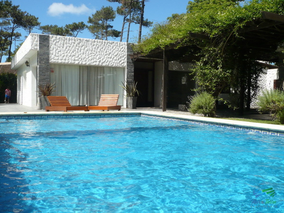 Casa ID.1560 - Vendo casa 3 dormitorios con piscina en Rincón del Indio, Punta del Este.