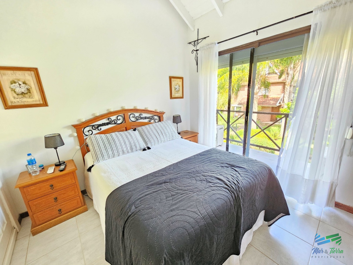 Casa ID.4508 - Venta de casa PH DUPLEX 2 dormitorioss en barrio Cantegril zona Roosevelt 