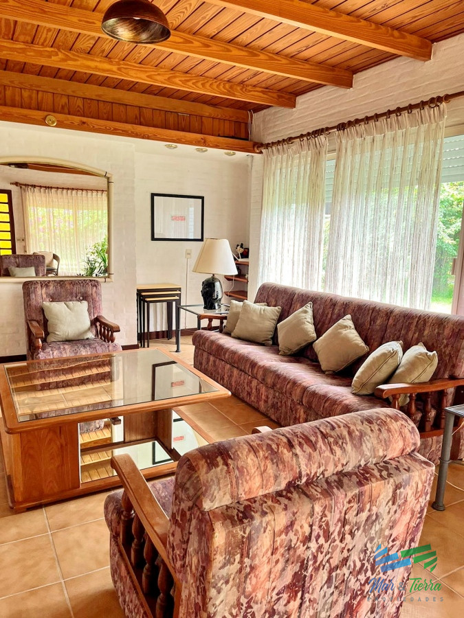 Casa ID.4453 - CASA TEMPORADA 2024, PISCINA CLIMATIZADA, CANCHA DE TENIS, CUATRO DORMITORIOS. PUNTA DEL ESTE, MANSA. 