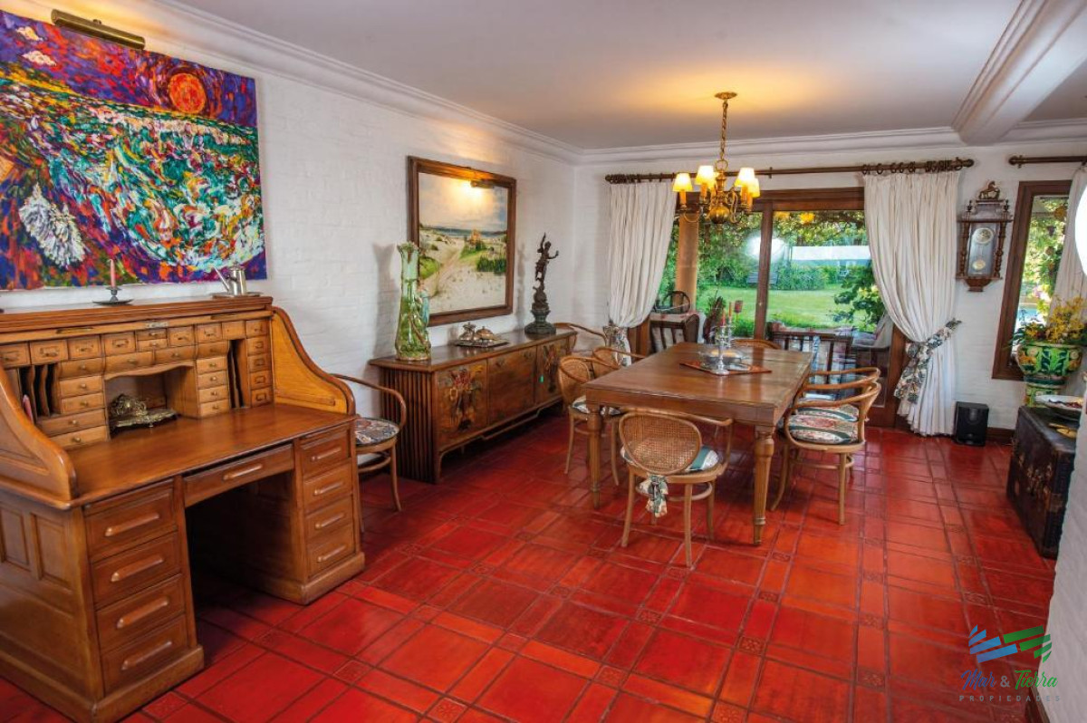 Casa ID.3975 - Venta de casa de 6 dormitorios en Playa Mansa Punta del Este Piedras del Chileno Punta Ballena 