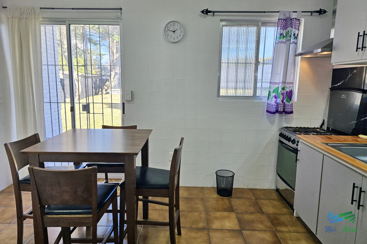 Casa ID.4395 - Vendo casa 4 dormitorios en zona Shopping, Lugano, Punta del Este