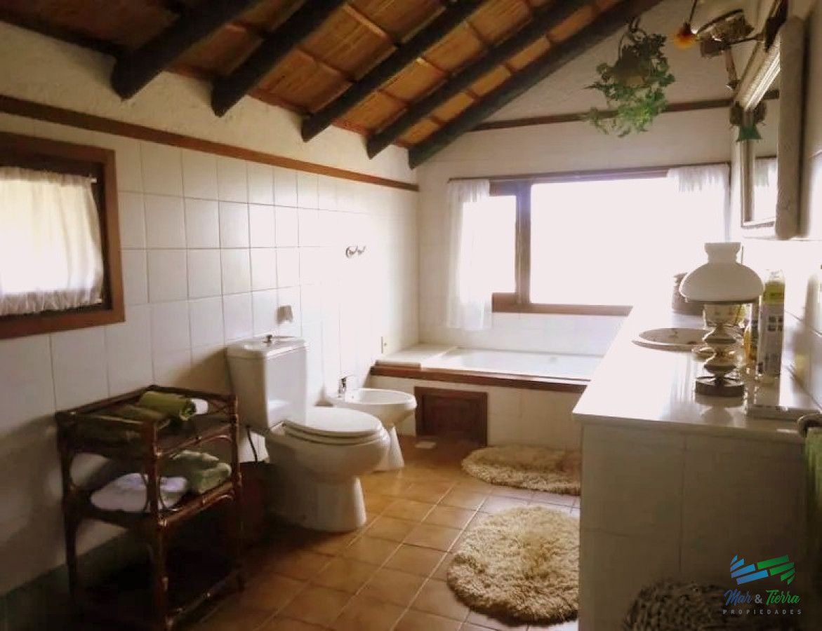 Casa ID.3959 - Vendo casa en El Chorro Manantiales de tres dormitorios playa Brava