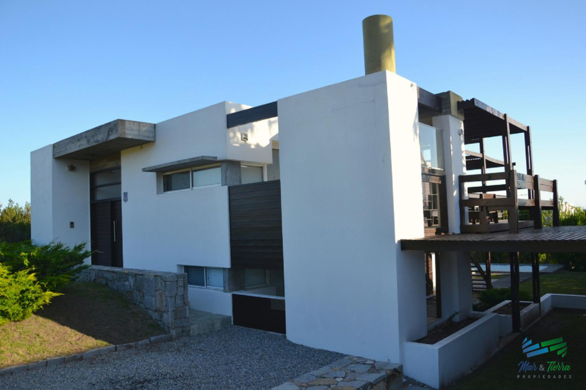Casa ID.5246 - Venta y alquiler casa 6 dormitorios en El Chorro Manantiales 