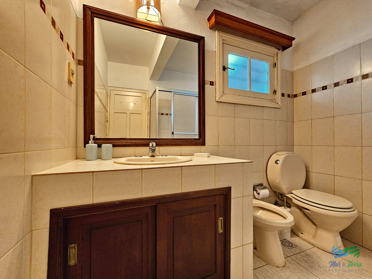 Casa ID.1712 - Casa en venta. A dos cuadras del mar!