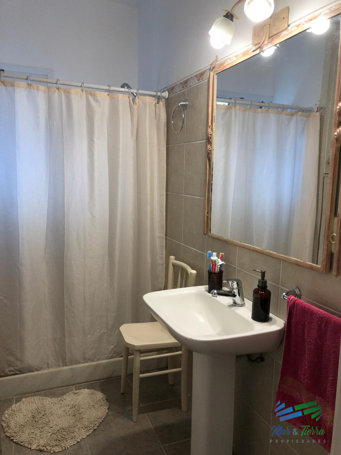 Casa ID.1658 - Casa de 3 dormitorios con piscina climatizada en alquiler. Playa brava.