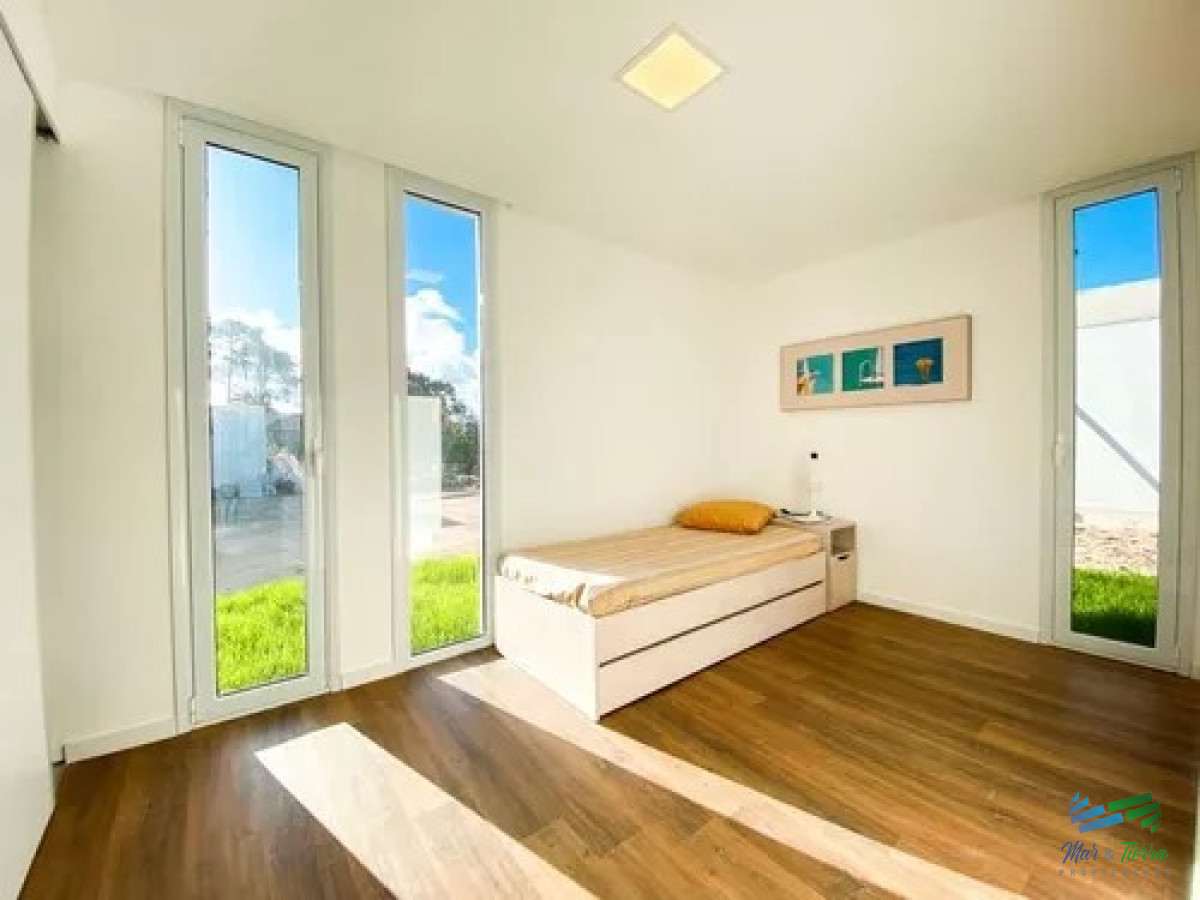Casa ID.4329 - Casa a estrenar de 3 dormitorios 3 baños en Punta del Este, Jardines de Cordoba