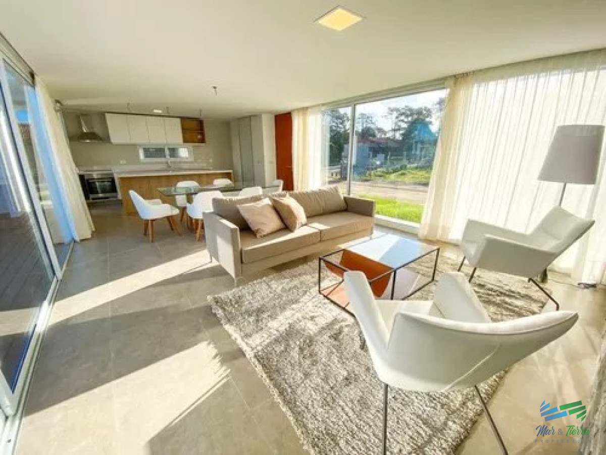 Casa ID.4329 - Casa a estrenar de 3 dormitorios 3 baños en Punta del Este, Jardines de Cordoba