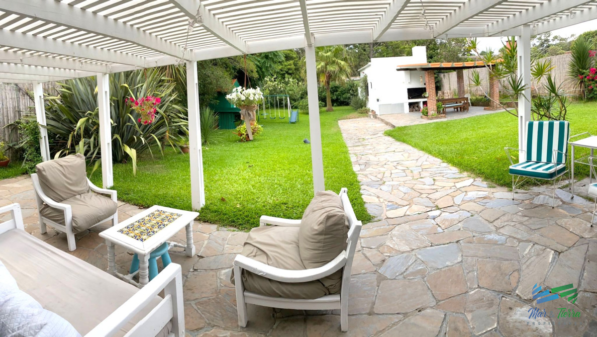 Casa ID.4094 - Alquiler de casa en Pinares cerca de la playa de 3 dormitorios