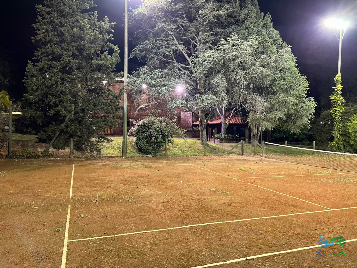 Casa ID.5563 - Venta de casa en Solanas Punta Ballena 8 dormitorios 8 baños 