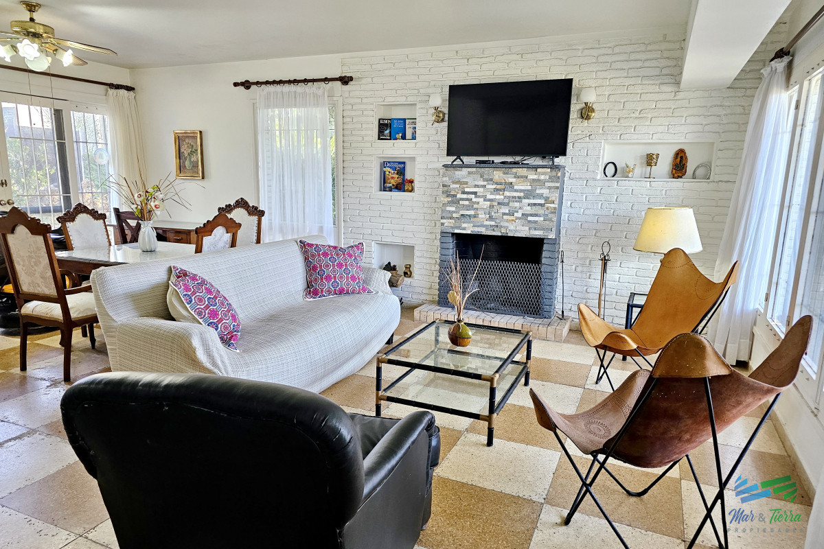 Casa ID.4395 - Vendo casa 4 dormitorios en zona Shopping, Lugano, Punta del Este