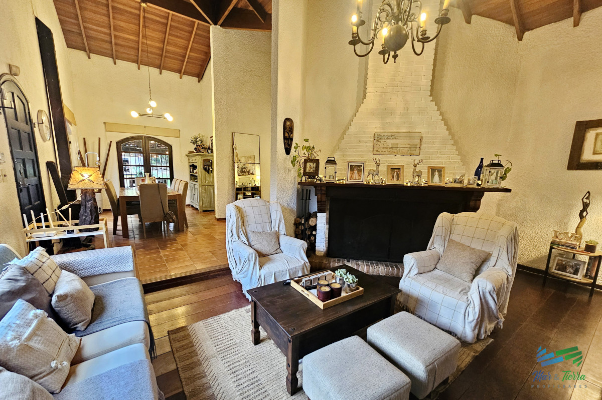 Casa ID.5118 - Venta de casa 3 y 4 dormitorios en Pinares Punta del Este playa Mansa