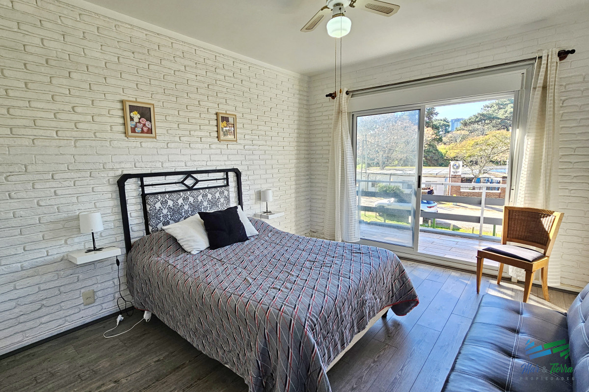 Casa ID.4395 - Vendo casa 4 dormitorios en zona Shopping, Lugano, Punta del Este