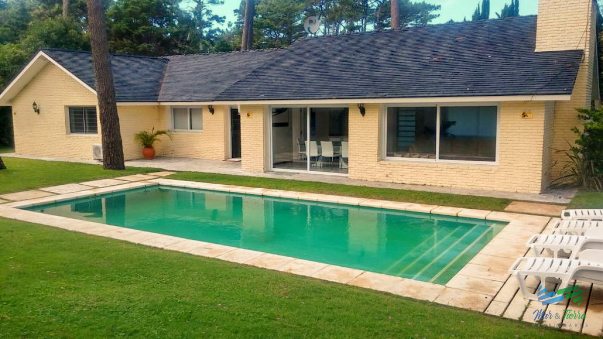Casa ID.3071 - Alquiler temporada 2026, excelente casa 4 dormitorios en la mansa, Punta del Este