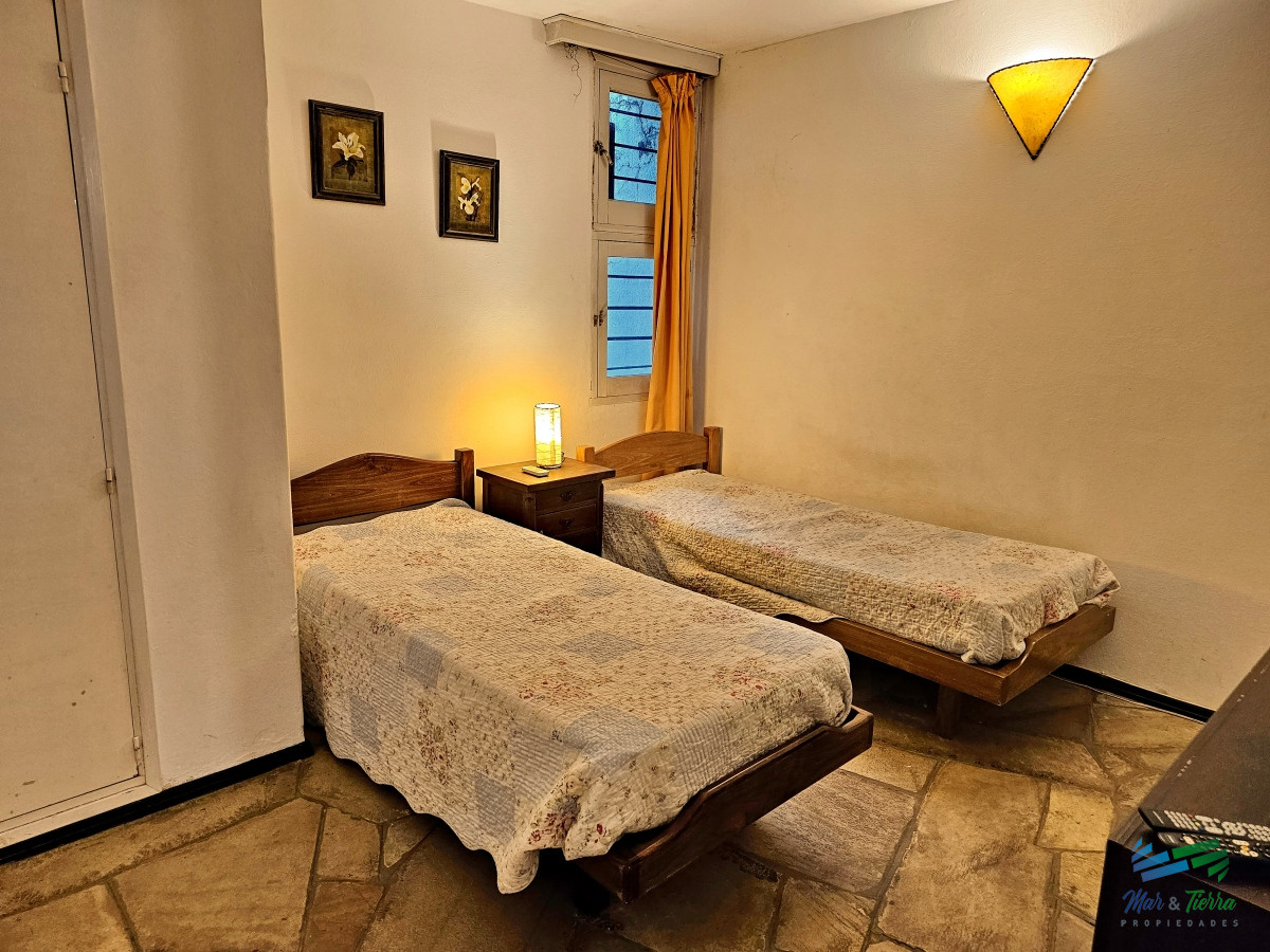 Casa ID.1712 - Casa en venta. A dos cuadras del mar!