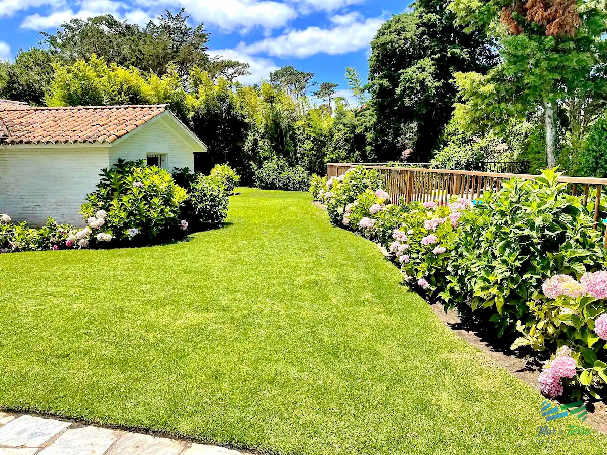 Casa ID.4287 - En venta casa 6 dormitorios con gran terreno y piscina, en la brava, Punta del Este