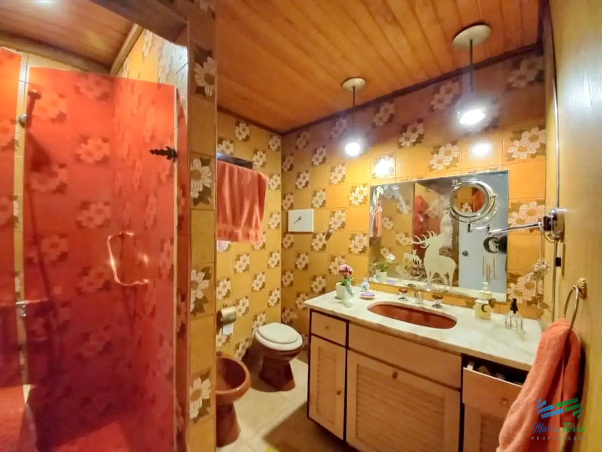 Casa ID.4464 - Casa de 6 dormitorios con piscina en venta en Pinares, Punta del Este.