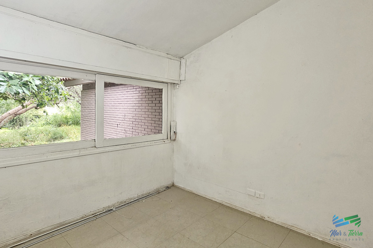 Casa ID.4971 - Venta de casa 3 dormitorios y servicio en El Golf Punta del Este 