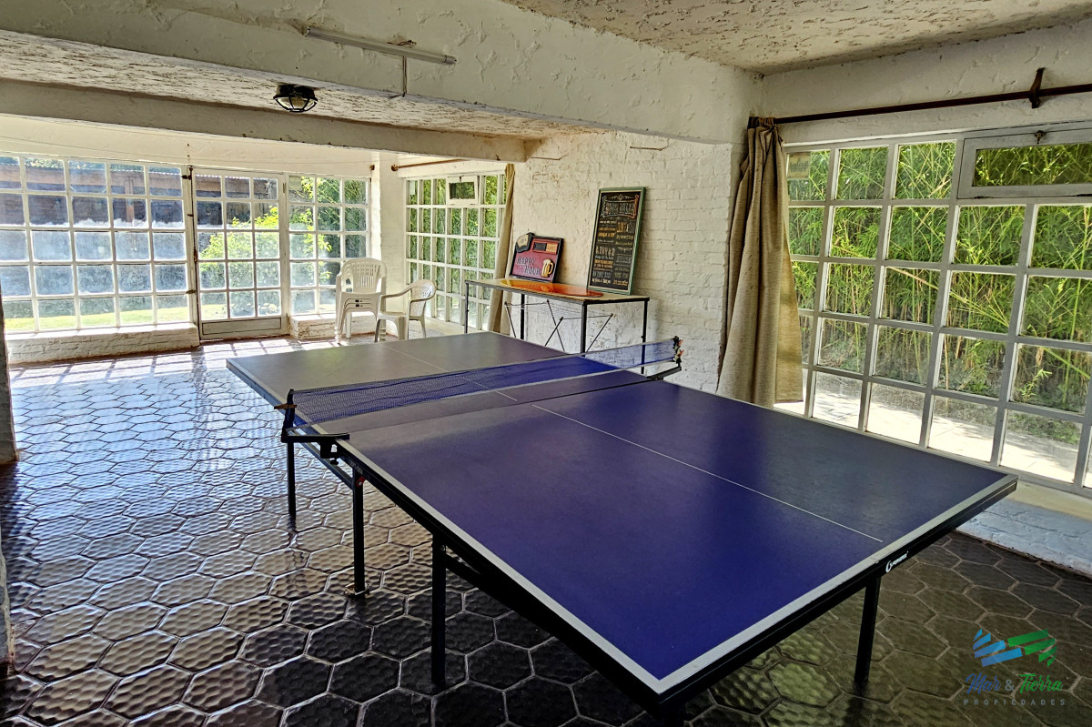 Casa ID.1856 - En venta casa 5 con piscina, a 1 cuadra de la playa mansa, Pintares, Punta del Este