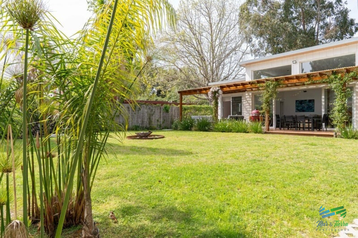 Casa ID.5709 - Venta de casa en Rincon del Indio Punta del este 