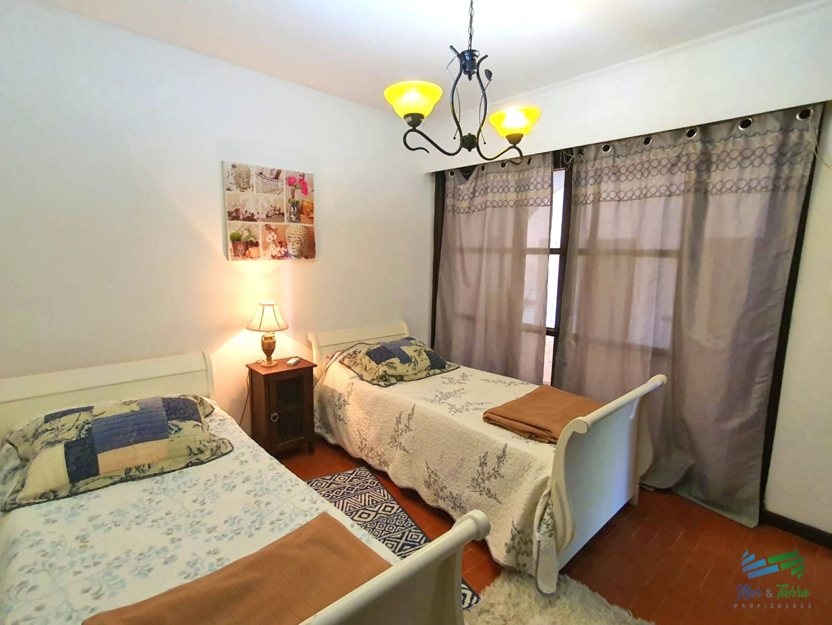 Casa ID.4004 - Venta de casa de 7 dormitorios en El Golf Punta del Este