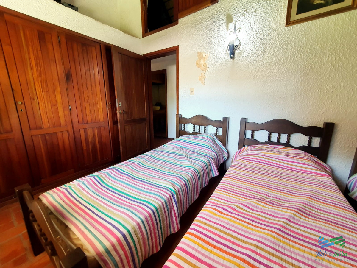 Casa ID.4817 - CASA CON GRAN PATIO, PISICNA, TRES DORMITORIOS DISPONIBLE TEMPORADA 2026 