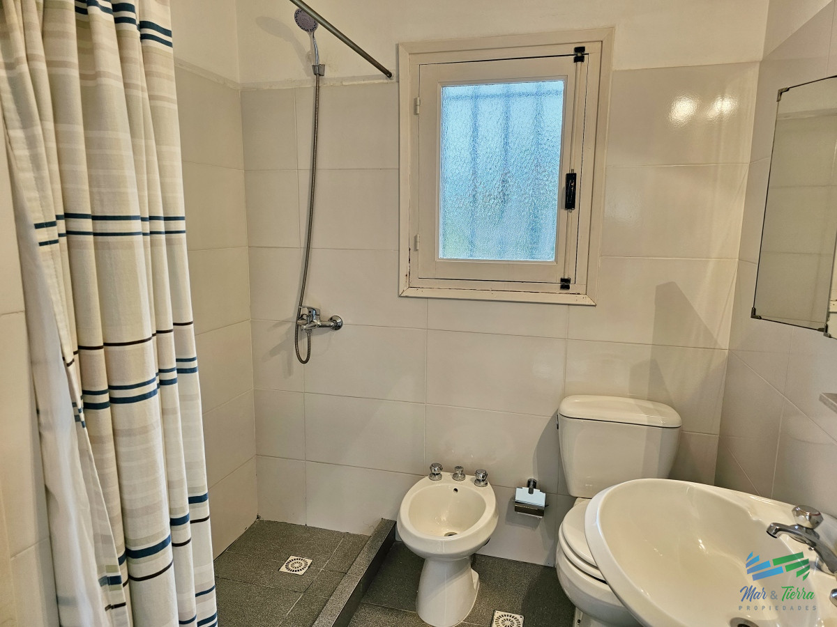 Casa ID.4287 - En venta casa 6 dormitorios con gran terreno y piscina, en la brava, Punta del Este