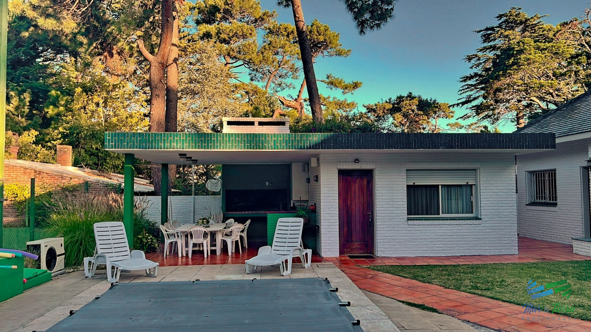Casa ID.4453 - CASA TEMPORADA 2024, PISCINA CLIMATIZADA, CANCHA DE TENIS, CUATRO DORMITORIOS. PUNTA DEL ESTE, MANSA. 