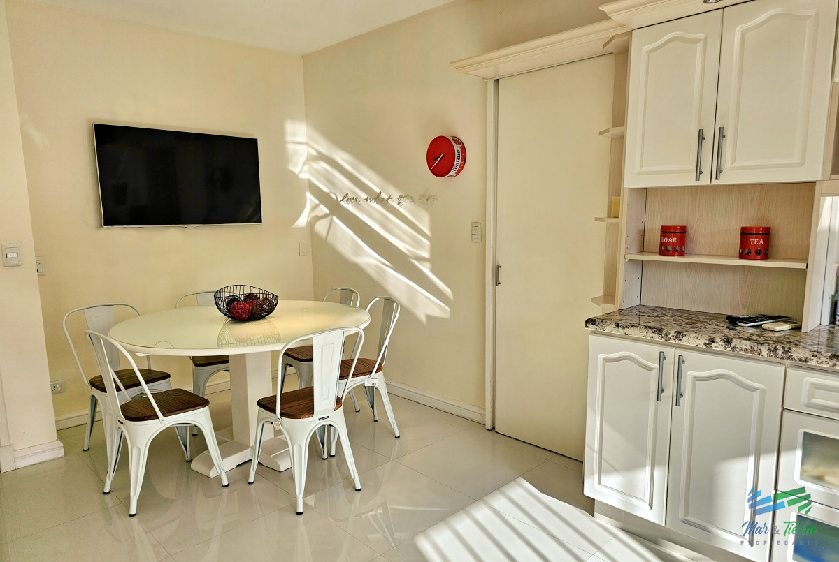 Casa ID.1676 - En venta casa de 5 dormitorios con piscina en playa mansa, Punta del Este