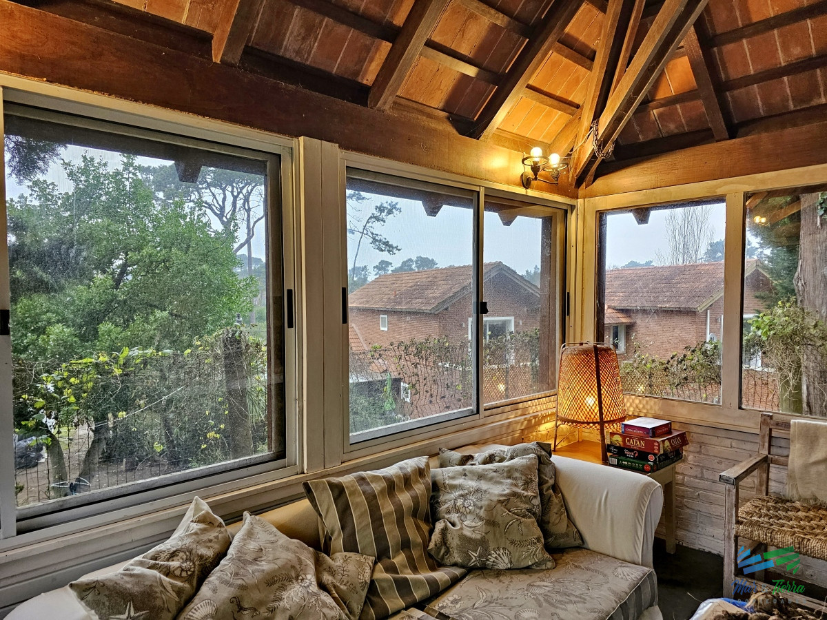 Casa ID.4800 - CASA EN ALQUILER, 4 DORMITORIOS Y PISCINA CLIMATIZADA, ZONA COLEGIOS, PUNTA DEL ESTE 