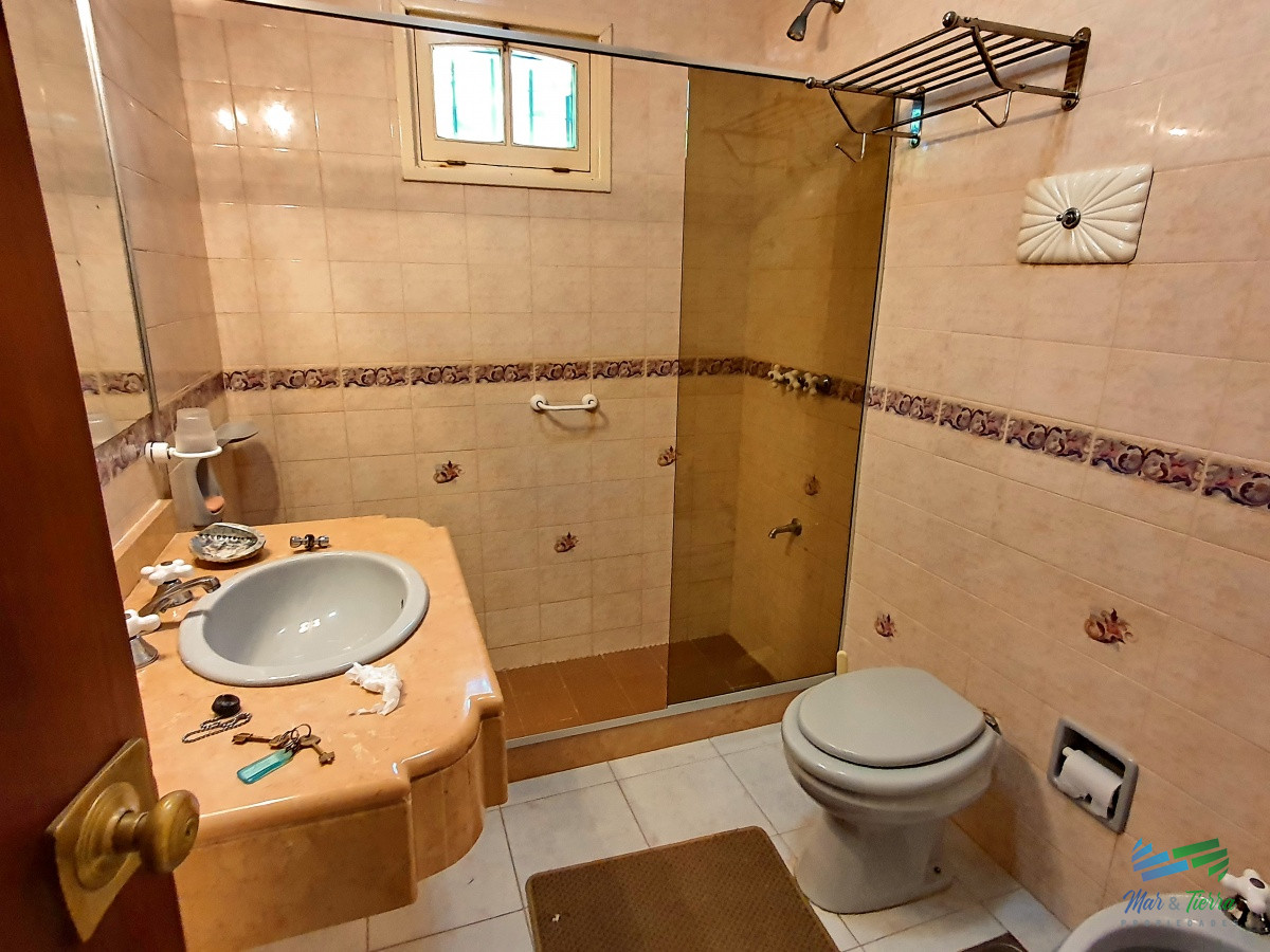 Casa ID.3177 - Vendo casa 4 dormitorios, terreno 3.000 m2, piscina, en Brava, Punta del Este