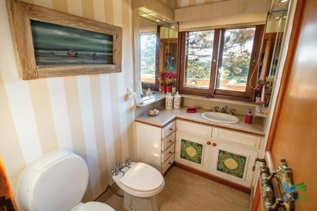 Casa ID.3975 - Venta de casa de 6 dormitorios en Playa Mansa Punta del Este Piedras del Chileno Punta Ballena 