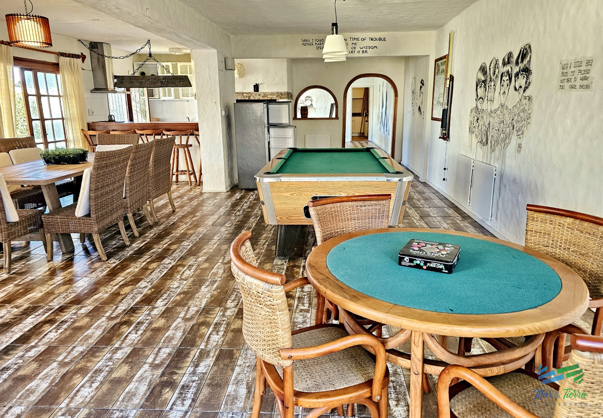 Casa ID.1676 - En venta casa de 5 dormitorios con piscina en playa mansa, Punta del Este