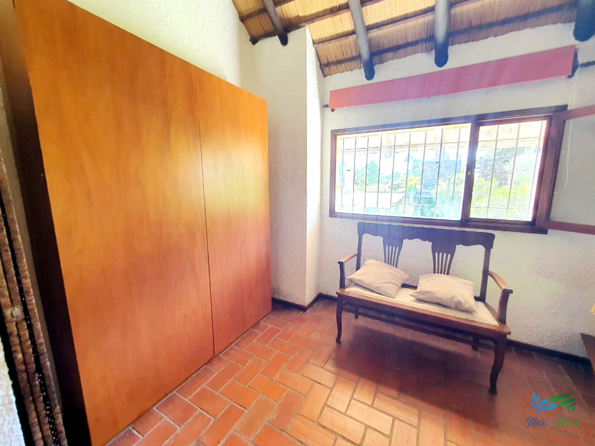 Casa ID.4817 - CASA CON GRAN PATIO, PISICNA, TRES DORMITORIOS DISPONIBLE TEMPORADA 2026 