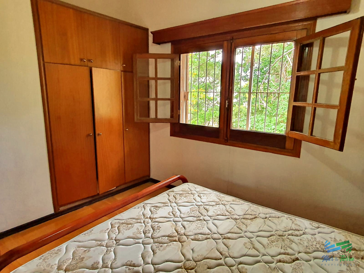 Casa ID.3114 - Vendo casa 5 dormitorios en Pinares, Punta del Este