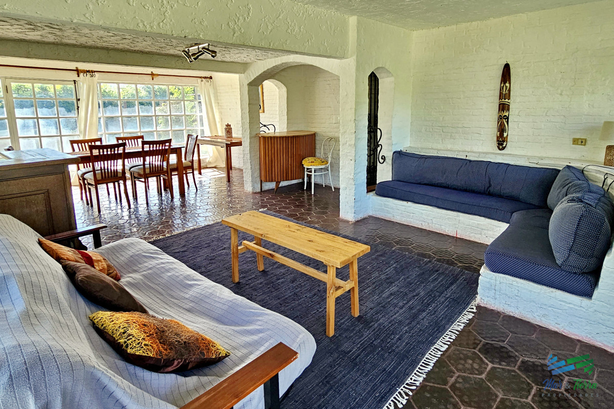 Casa ID.1856 - En venta casa 5 con piscina, a 1 cuadra de la playa mansa, Pintares, Punta del Este