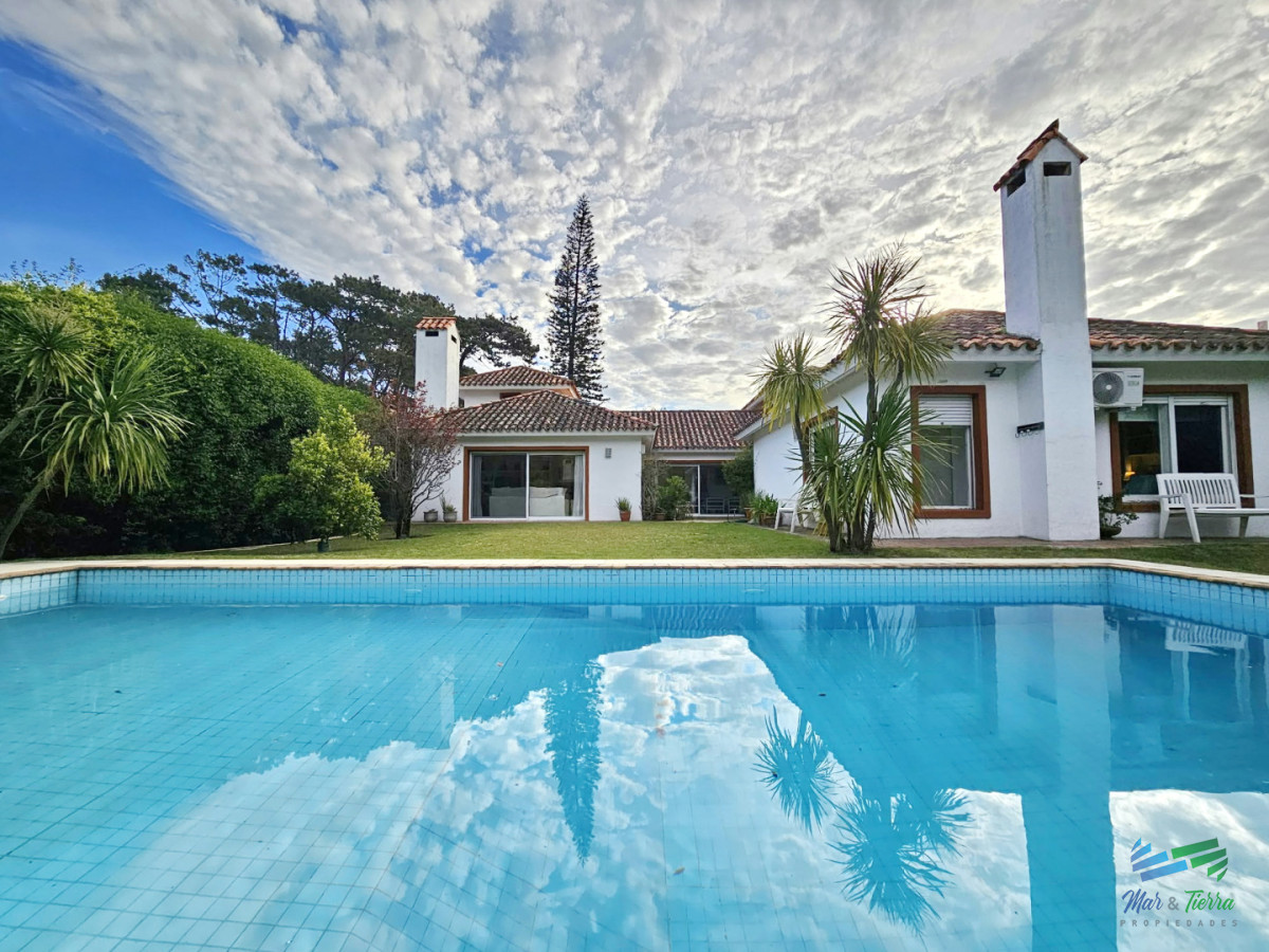 Casa ID.1672 - ALQUILO CASA CON PISCINA EN SAN RAFAEL, PUNTA DEL ESTE 