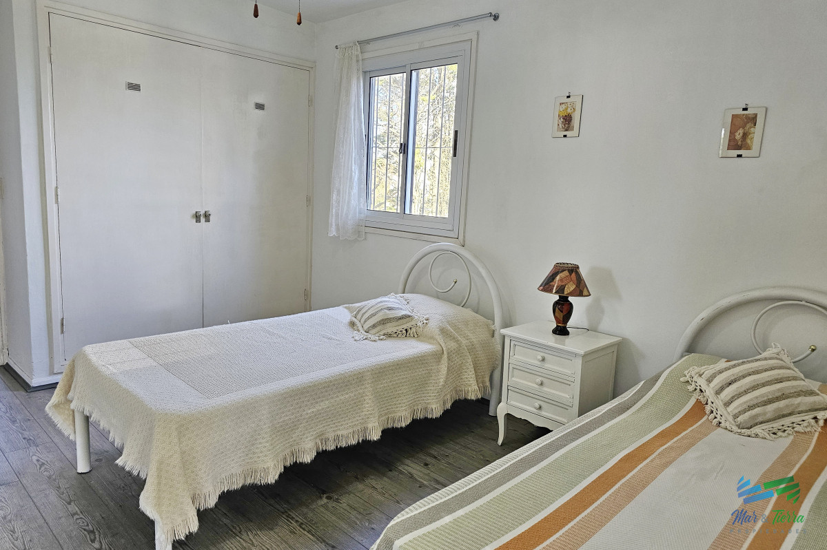 Casa ID.4395 - Vendo casa 4 dormitorios en zona Shopping, Lugano, Punta del Este