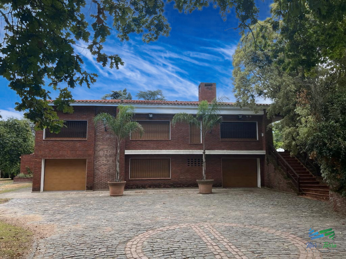 Casa ID.5563 - Venta de casa en Solanas Punta Ballena 8 dormitorios 8 baños 