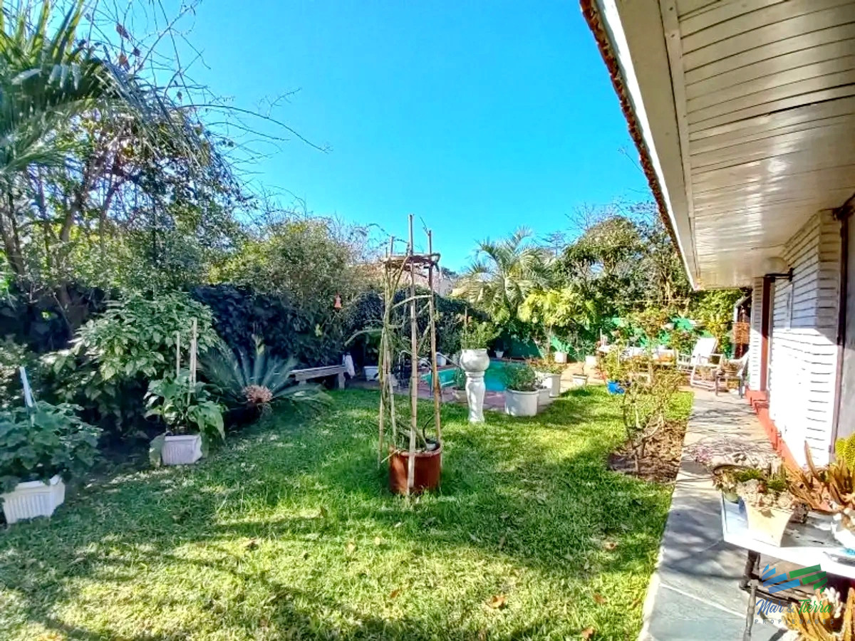 Casa ID.4464 - Casa de 6 dormitorios con piscina en venta en Pinares, Punta del Este.