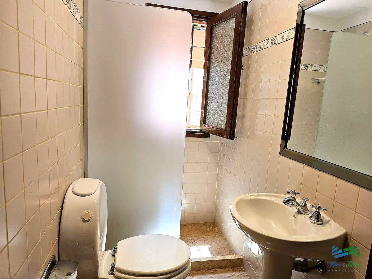 Casa ID.1809 - En venta casa de 3 dormitorios con piscina en excelente estado