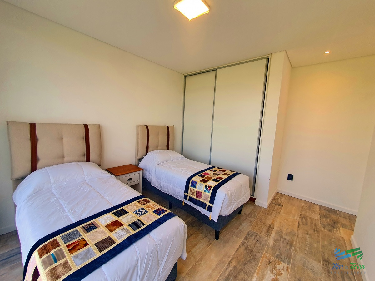 Casa ID.4341 - Vendo casa a estrenar, 3 dormitorios en suite, piscina, en barrio privado Laguna de los Cisnes, Laguna del Sauce, Punta del Este