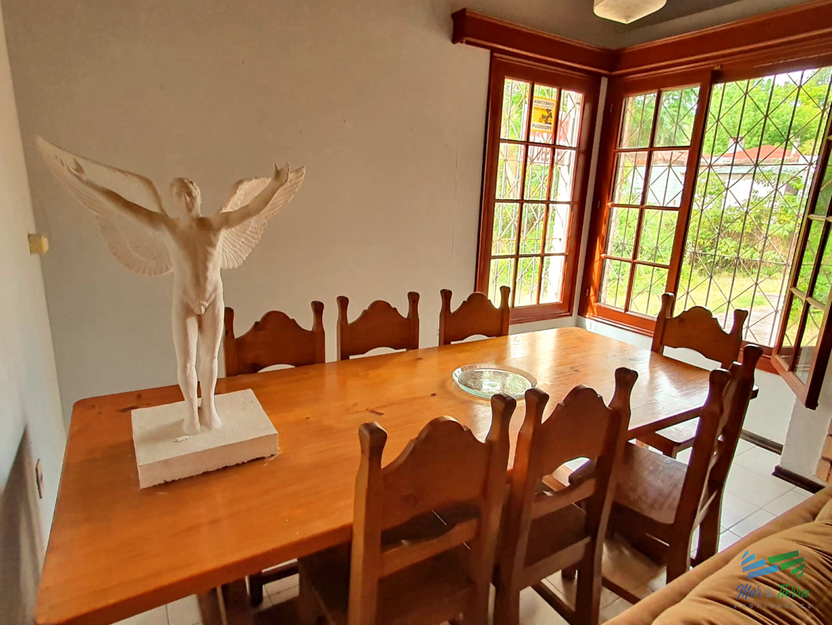 Casa ID.3114 - Vendo casa 5 dormitorios en Pinares, Punta del Este