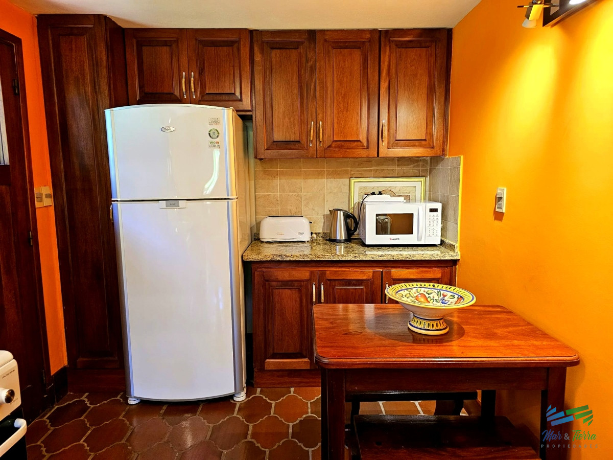 Casa ID.1809 - En venta casa de 3 dormitorios con piscina en excelente estado