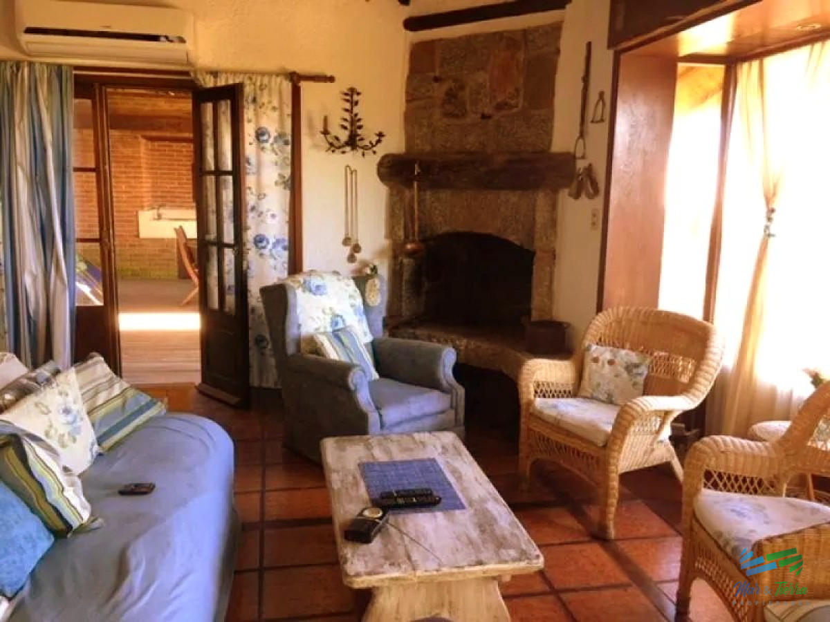 Casa ID.3959 - Vendo casa en El Chorro Manantiales de tres dormitorios playa Brava