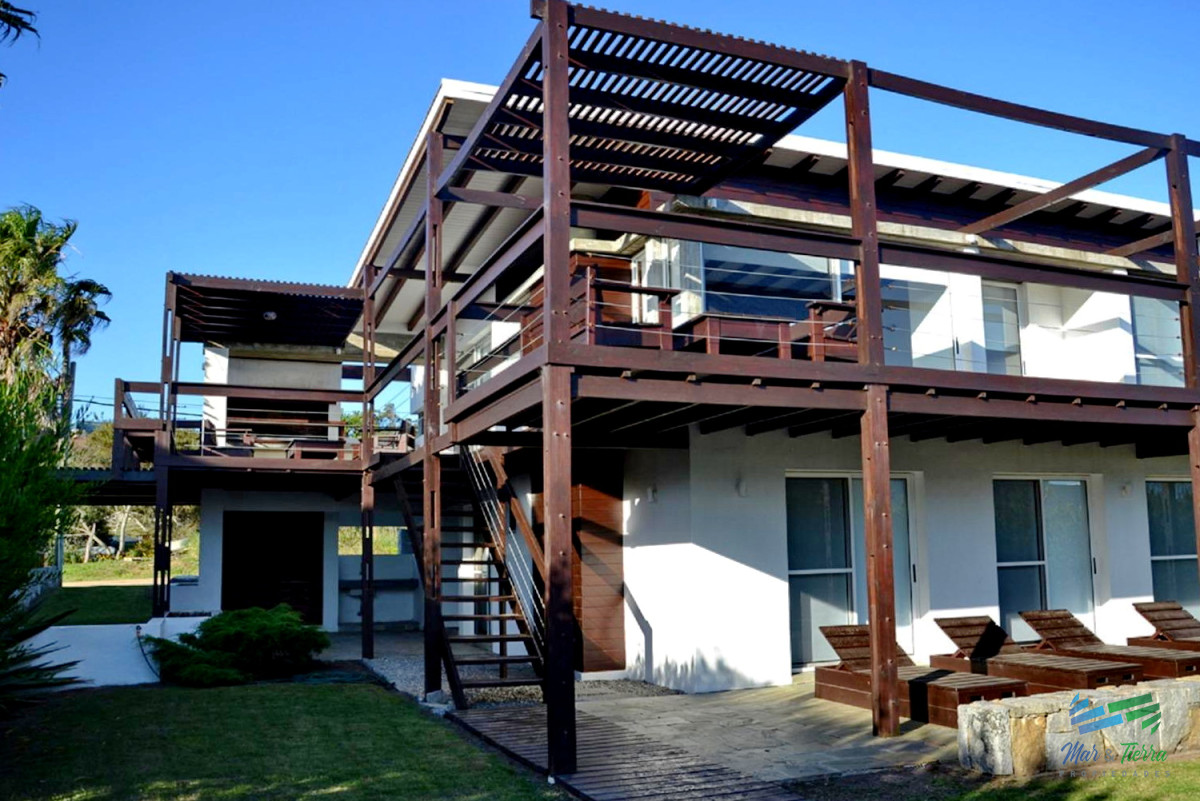 Casa ID.5246 - Venta y alquiler casa 6 dormitorios en El Chorro Manantiales 