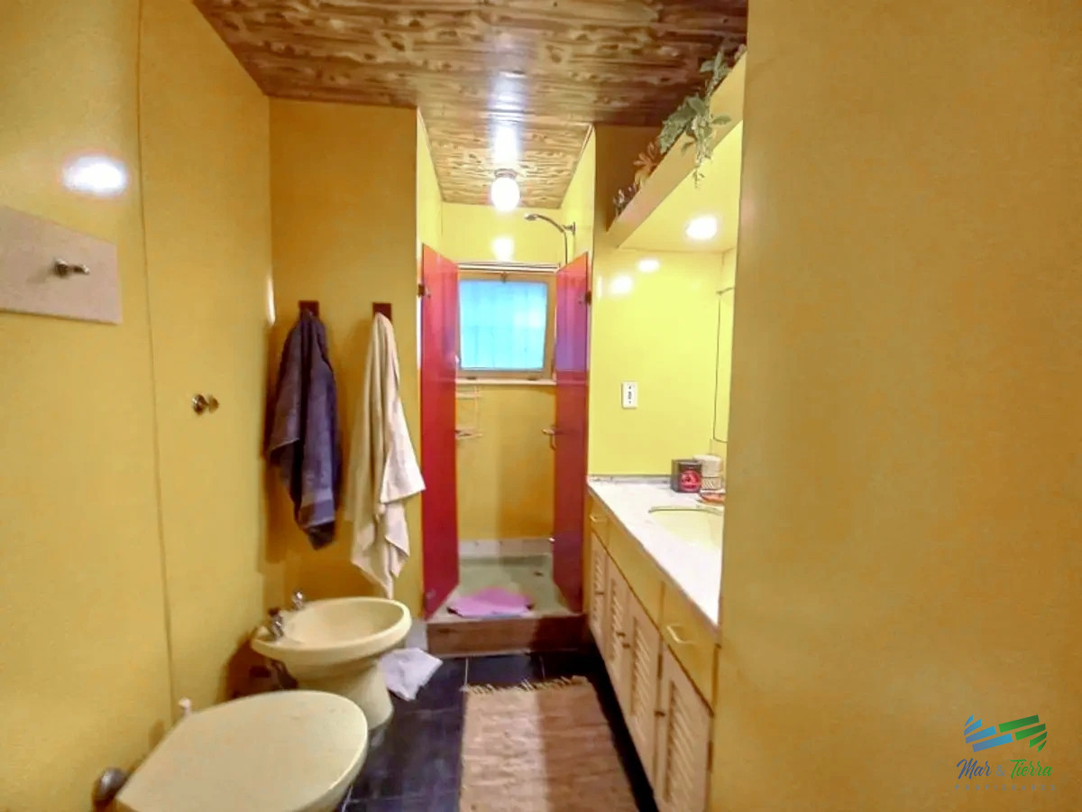 Casa ID.4464 - Casa de 6 dormitorios con piscina en venta en Pinares, Punta del Este.